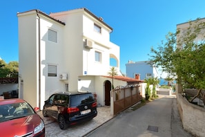 Apartment, Multiple Beds | Front of property