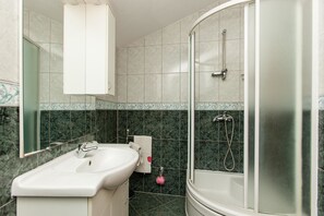 Shower - Holiday House Beata (Trogir)