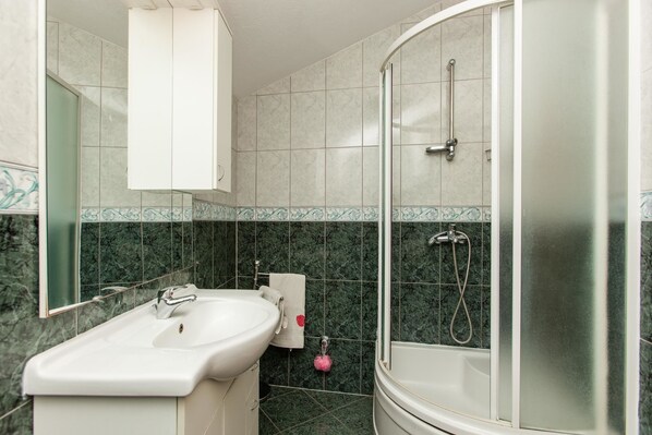 Bathroom - Holiday House Beata (Trogir)