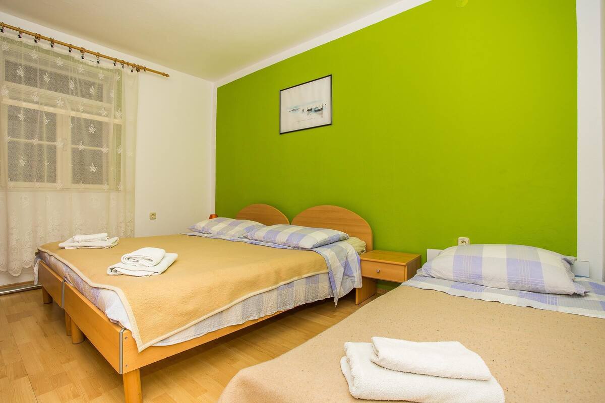 Appartement, Plusieurs lits | Accès au Wi-Fi (inclus), literie fournie