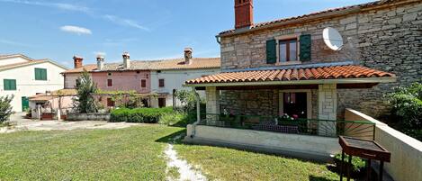 Casa, varias camas | Vista frontal de la propiedad