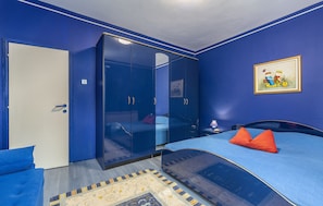 Apartamento, várias camas | Wi-Fi de cortesia, roupa de cama