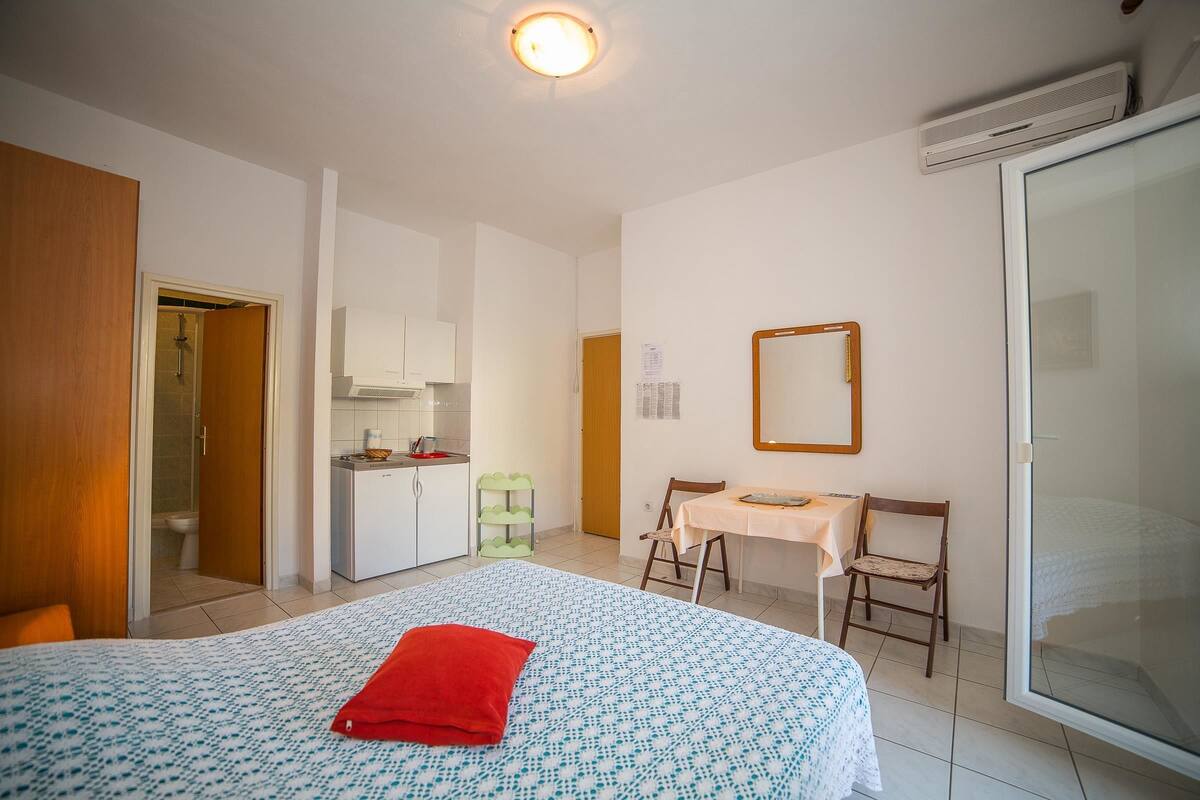 LÀgenhet - flera sÀngar | Ljudisolering, gratis wi-fi och sÀngklÀder