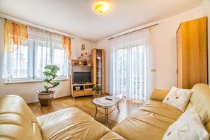 Apartment, 1 Double Bed with Sofa bed | Living room | TV