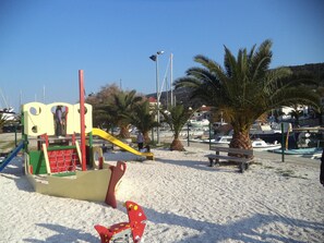 Departamento, varias camas | Área infantil