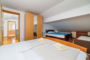 Apartment (A2)