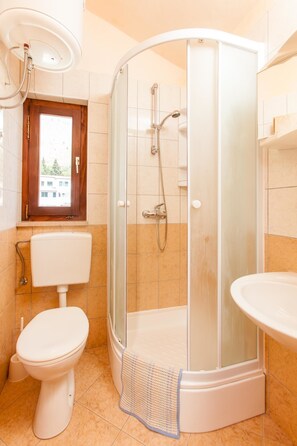 Apartment, Multiple Beds | Bathroom | Shower, towels - Apartments Mirko Duce (Dugi Rat)