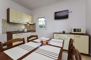 Apartment, 1 Double Bed with Sofa bed | Private kitchen - Apartments Jidra (Razanac)