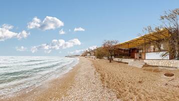 Apartment, 1 Double Bed | Beach | Beach nearby