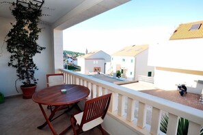 Departamento, 1 cama matrimonial y sofá cama | Balcón