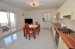 Căn hộ, 1 giường đôi và sofa giường | Bếp riêng | Lò nướng, bếp nấu, máy rửa bát, dụng cụ nấu nướng/bát dĩa/dao nĩa 