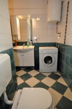 Apartment, 1 Doppelbett und Schlafsofa | Badezimmer | Komfortbadewanne