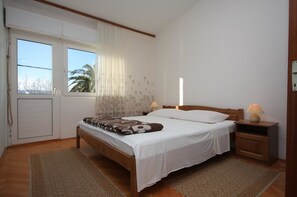 Free WiFi, bed sheets - Apartments Vojnovic (Dugi Rat)