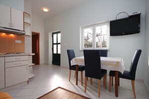 Apartment, 1 Double Bed with Sofa bed | Private kitchen | Stovetop, cookware/dishes/utensils - Apartments Vojnovic (Dugi Rat)