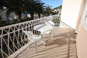 Apartment, 1 Double Bed with Sofa bed | Balcony - Apartments Vojnovic (Dugi Rat)