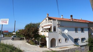 Apartamento, varias camas | Exterior