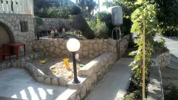 Apartment, Mehrere Betten | Unterkunftsgelände