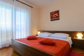 Apartment, Multiple Beds | Free WiFi, bed sheets