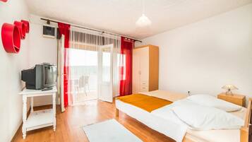 Apartment, 1 Double Bed with Sofa bed | Free WiFi, bed sheets