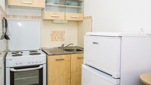 Apartment, 1 Double Bed | Private kitchen | Coffee/tea maker, fridge, oven, stovetop