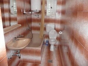 Appartement, 1 lit double et 1 canapé-lit | Salle de bain