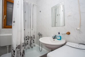 Apartment, 2 Double Beds | Bathroom | Shower, deep soaking tub - Apartments Slađo / Two Bedrooms A1 (Rab)