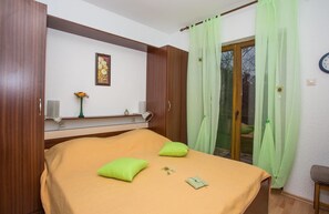 Apartment, 2 Doppelbetten | Kostenloses WLAN, Bettwäsche