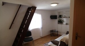 Apartment, 1 Doppelbett und Schlafsofa | Wohnzimmer | Fernseher