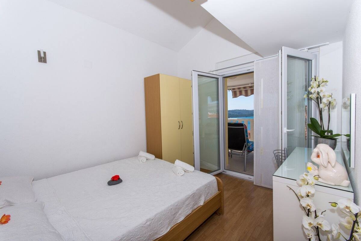 Apartment, Multiple Beds