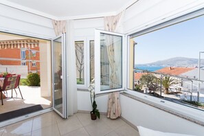 아파트, 침대(여러 개) | 발코니