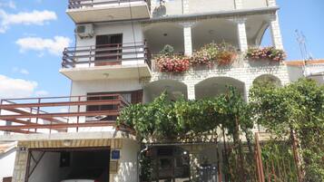 Apartment, Multiple Beds | Front of property