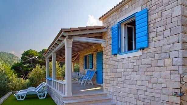 Front of property - Holiday House Star (Postira)