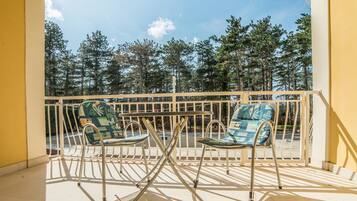 Apartment, Mehrere Betten | Balkon