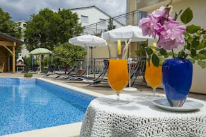 Outdoor pool - Villa Mary (Crikvenica)
