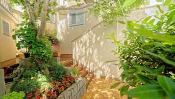 Apartment, 1 Double Bed | Property grounds