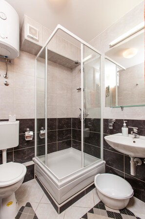 Apartment, 1 Double Bed | Bathroom - Apartments Zoran Duce (Dugi Rat)