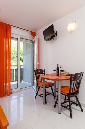 아파트, 더블침대 1개 | 전용 주방 | 쿡탑, 조리 도구/접시/주방 기구