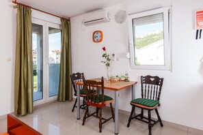 Apartment, Multiple Beds