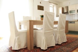 Appartamento, letti multipli | Cucina privata | Forno, piano cottura, lavastoviglie, pentole/stoviglie/utensili