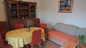 Apartment, Multiple Beds | Private kitchen | Coffee/tea maker, fridge, microwave, oven