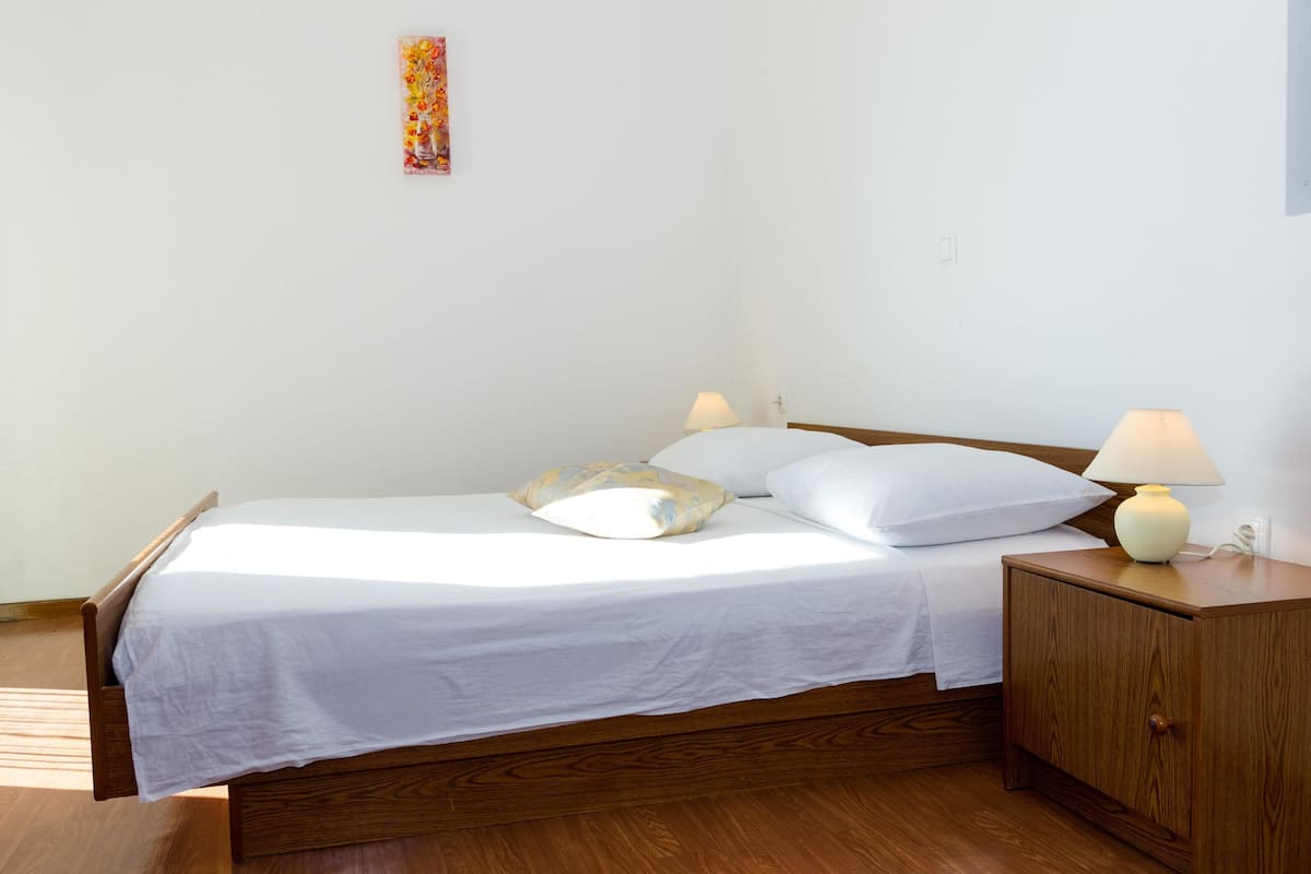 Apartment, Multiple Beds