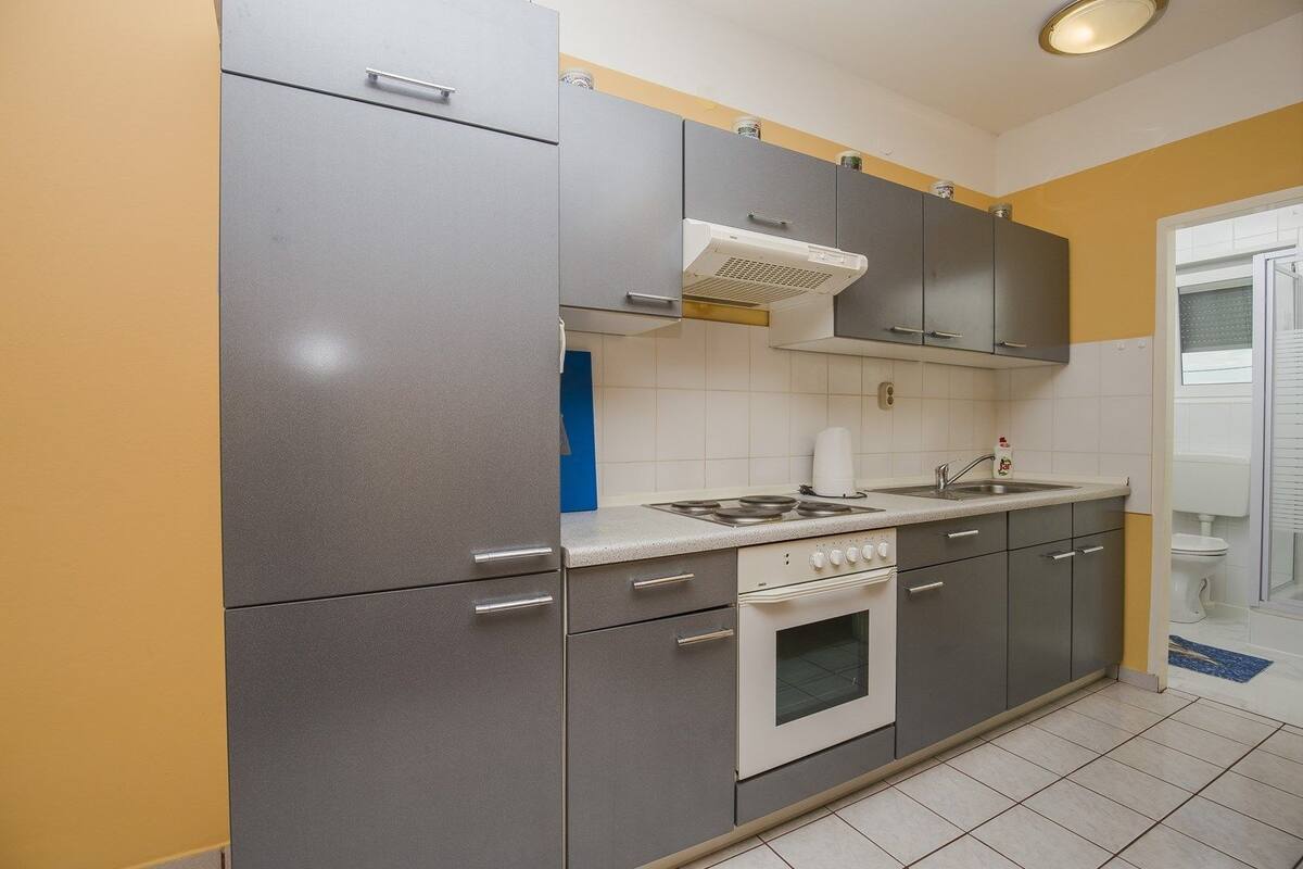 Appartement, 1 lit double et 1 canapé-lit | Cuisine privée | Un four, surface de cuisson, vaisselle et ustensiles