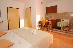 apartman, 1 kétszemélyes ágy | Ingyenes wifi és ágynemű