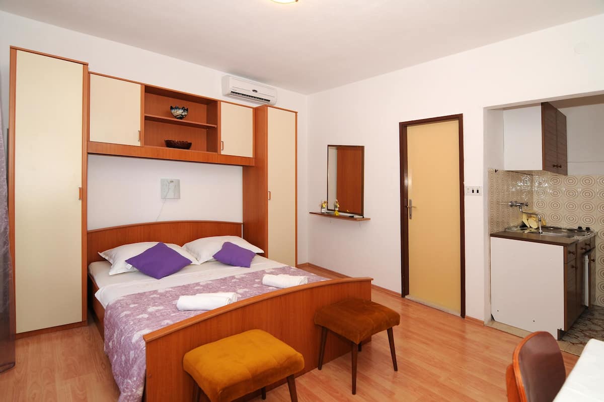 Appartement, 1 lit double | Wi-Fi gratuit, draps fournis