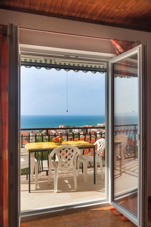 Apartment, Mehrere Betten | Balkon