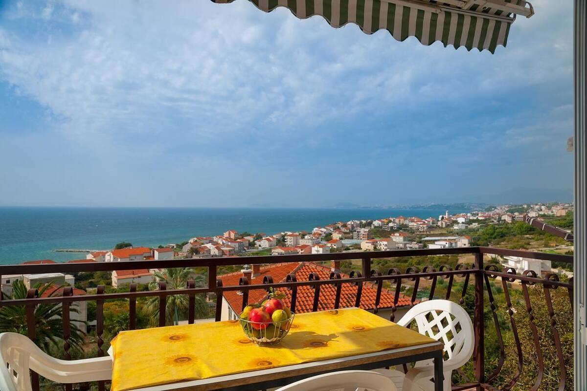 Apartamento, várias camas | Sacada