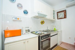 Apartment, 2 Doppelbetten | Eigene Küche | Herdplatte, Kochgeschirr/Geschirr/Besteck