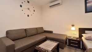 Habitación, 1 cama doble con sofá cama | Ropa de cama