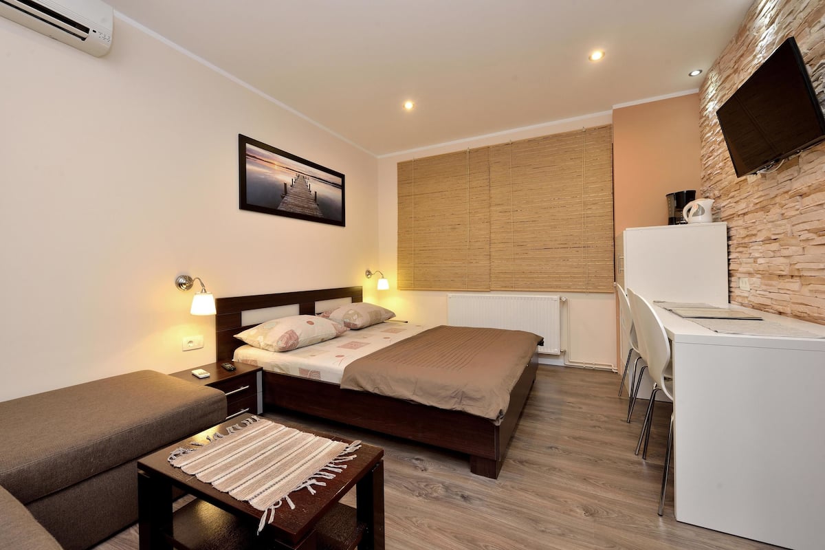 Habitación, 1 cama doble con sofá cama | Ropa de cama