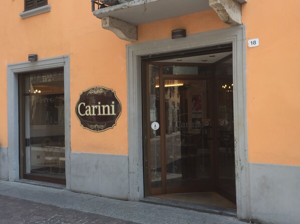 Tägliches inbegriffenes einheimisches Frühstück